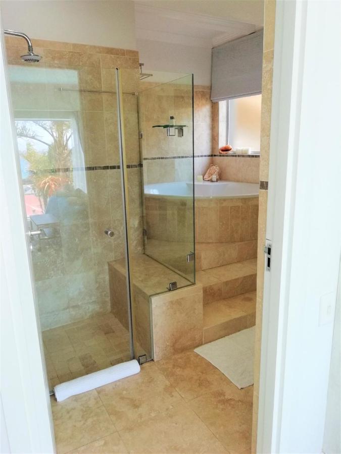4 On Montagu Accommodation Mossel Bay Esterno foto